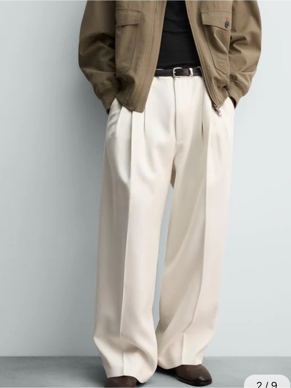 Zara Men’s Relaxed Pleated Jeans in Cream